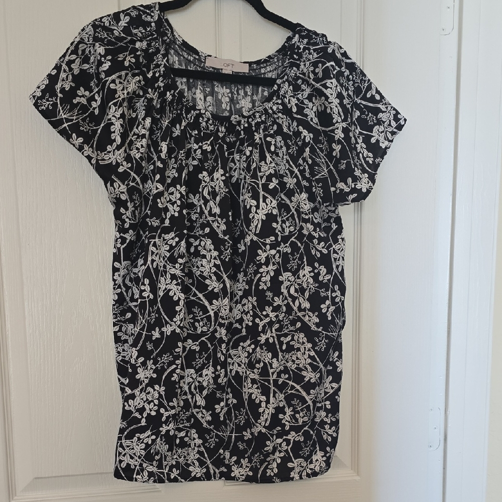 LOFT- Floral Black and White Women's Top